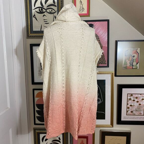 Moth Anthropologie Women’s Size XS Hooded Knit Poncho Sweater Cream Ombre Pink - Picture 4 of 7